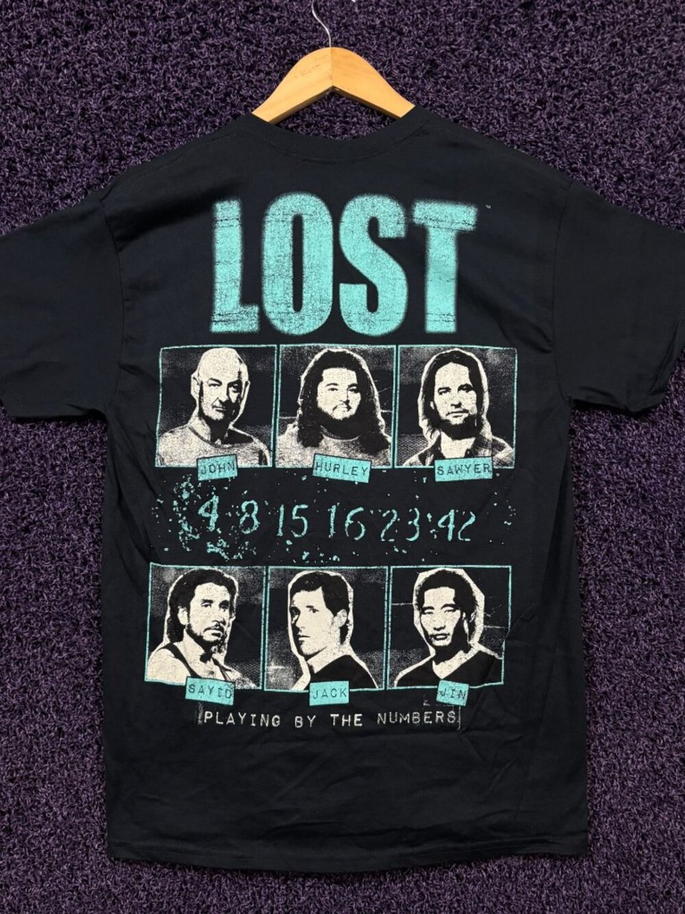 Lost Playing By The Numbers Main Characters Poster T-Shirt M